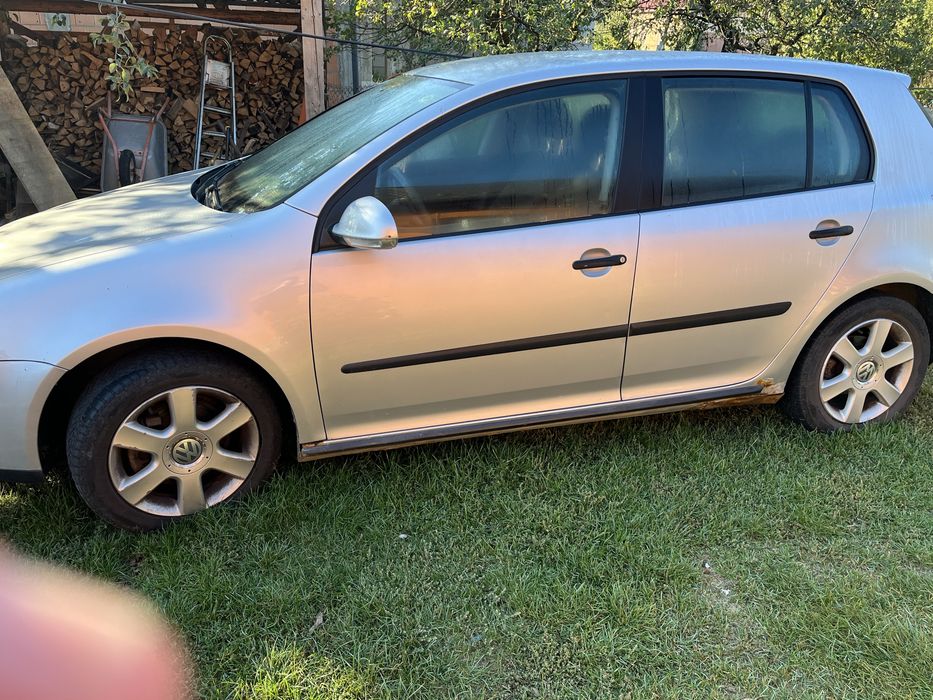Vând golf 5 2004