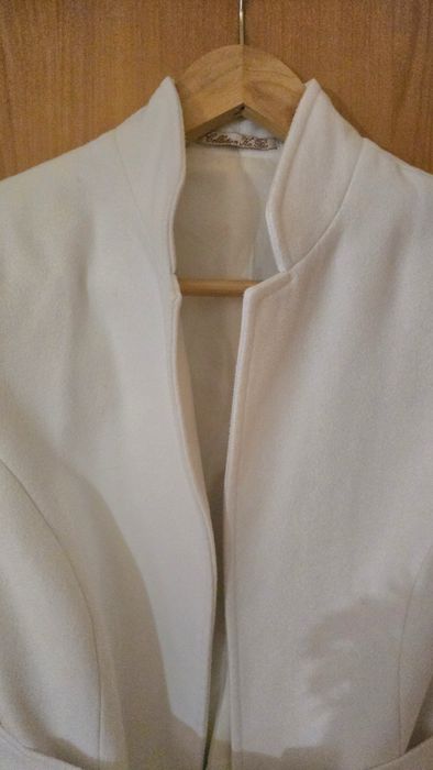 Дамско бяло палто с колан и естествен косъм Collection Ka Bo