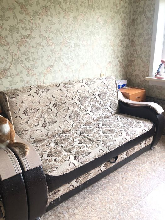 продаю диван акардион