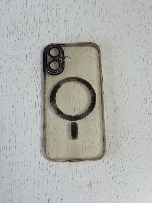 Чехол на iPhone 16