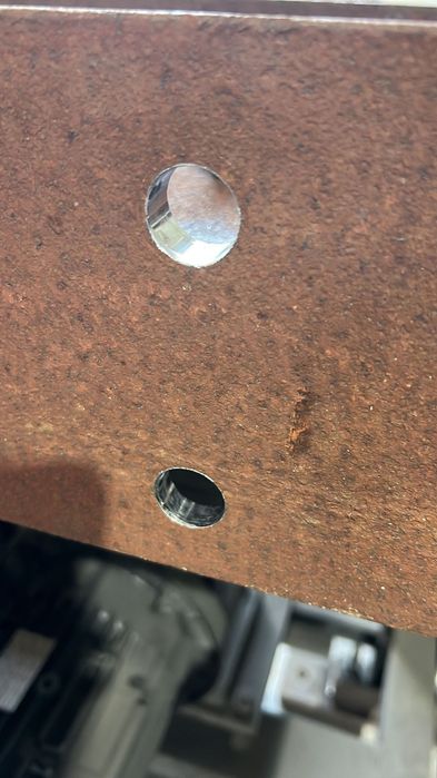 Utilaj de prelucrare profile metalice