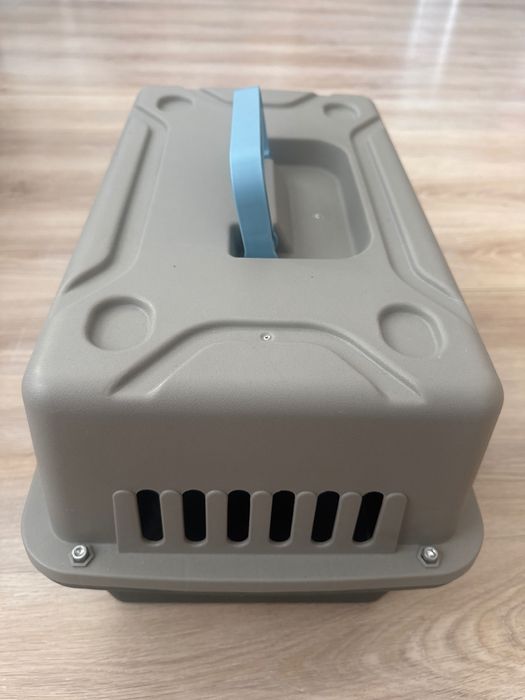 Переноска для кошек и собак