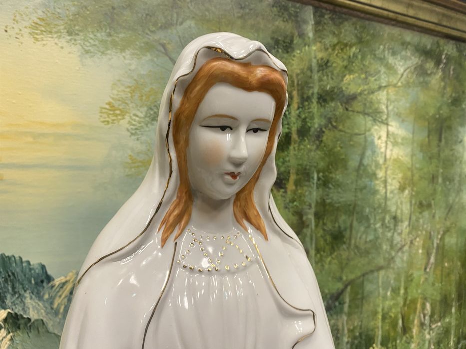 Порцеланова статуя Дева Мария Lourdes Франция 1970  фигура дева мария религия църква исус