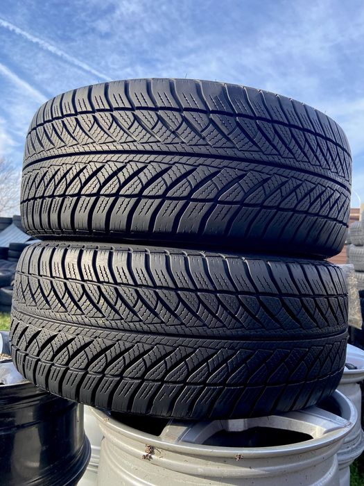 Doua anvelope iarna ( M+S ) - 245 45 18 - Goodyear Runflat -