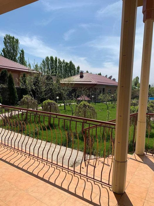 Продаётся Дача с большим красивым садом и видом на горы