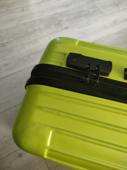 Продается чемодан