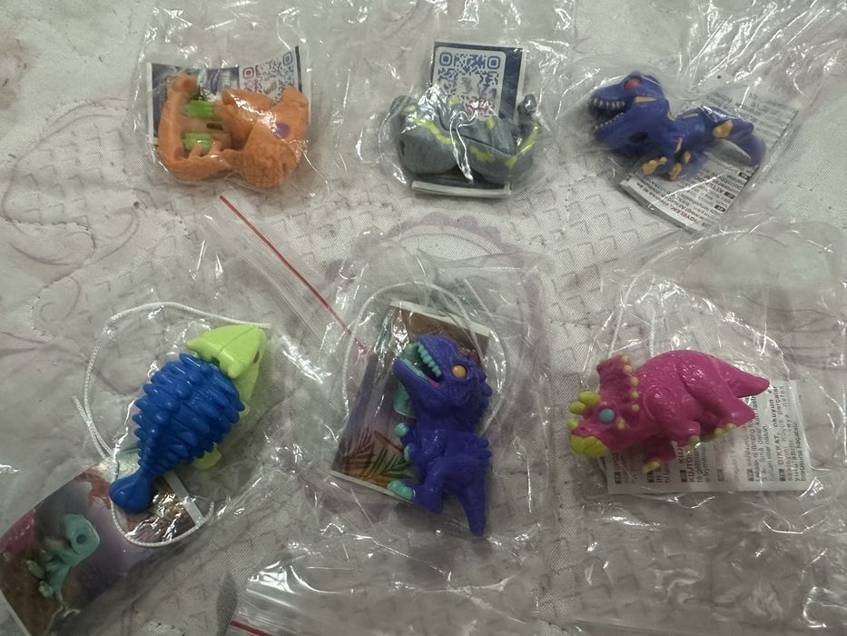 Киндера игрушки! !