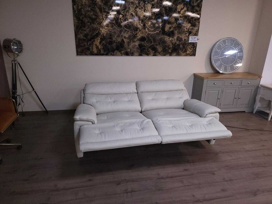 Дизайнерски светло кремав кожен диван тройка с ел релакс механизъм