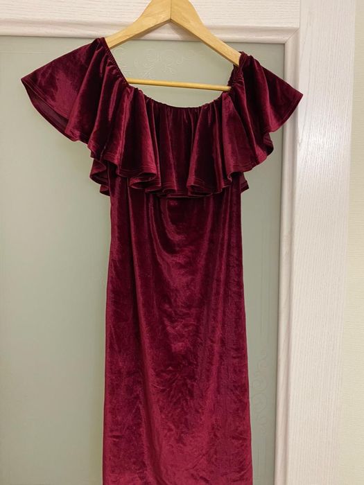 Продам новое платье для девушек