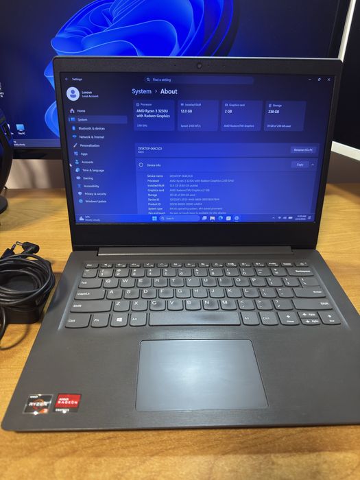 Laptop Lenovo V14, Ryzen 3 3250U, 12GB RAM, 256GB