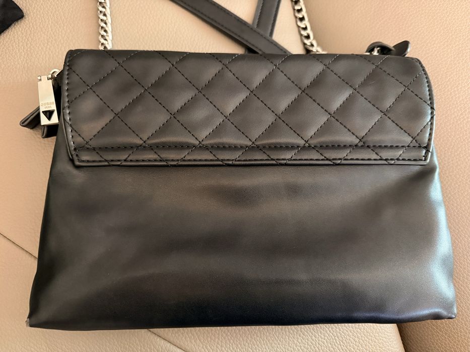 Дамска чанта Guess