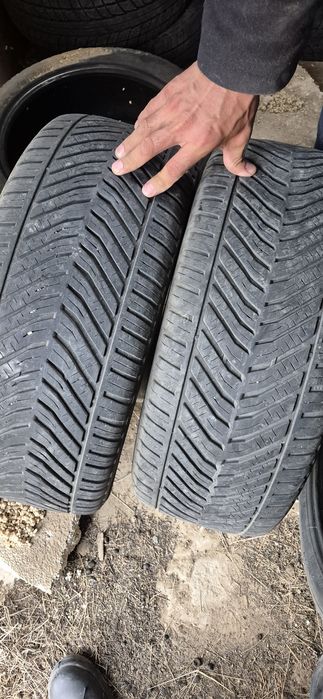 Шины 235/45/18 всесезонка.4 шт