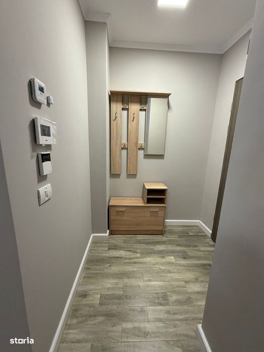 Închiriez apartament cu 3 camere