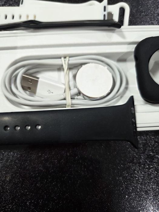 Vand ceas apple seria 6 ca nou