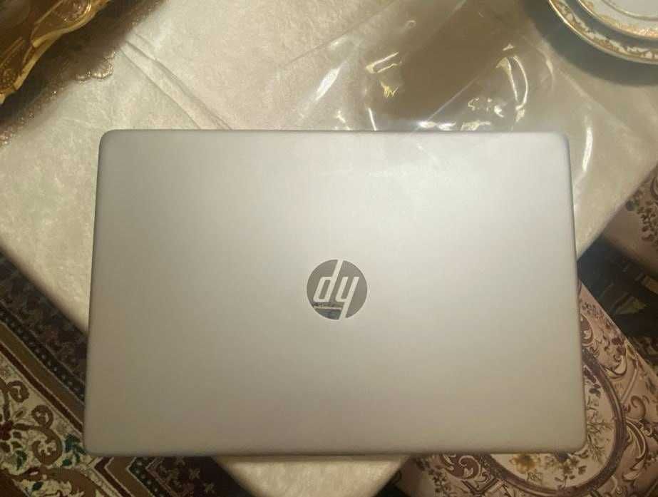 HP ноутбук срочна сотилади холати идеал