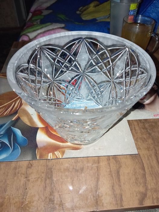 Продаются хрустальные вазы