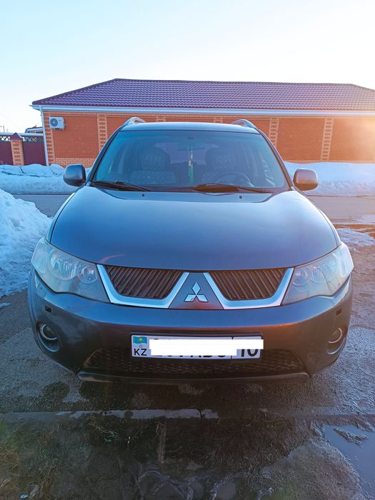 Митсубиси аутлендер