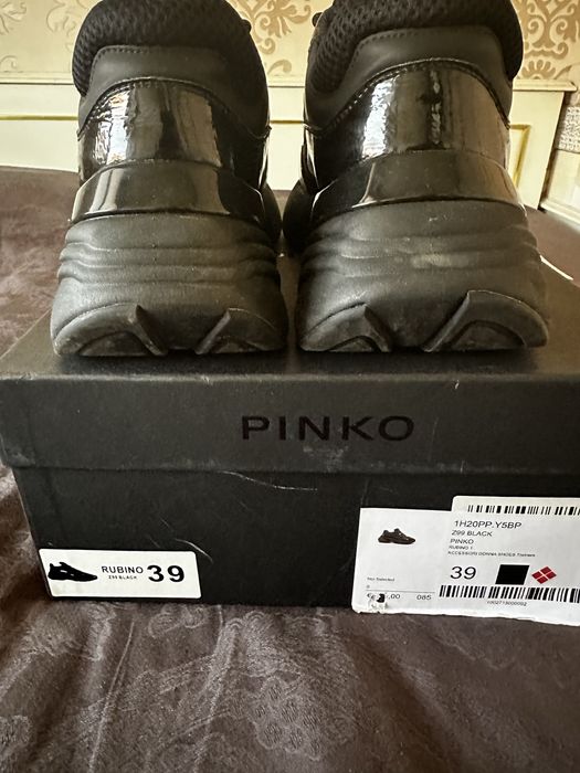 Оригинални сникърси на Pinko