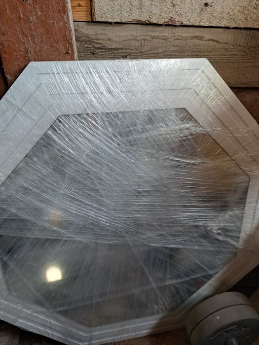 Продам туалетный столик