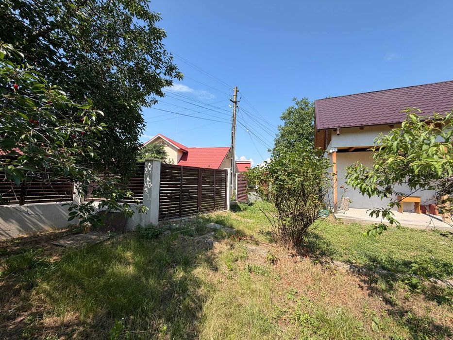 Casă de vânzare Săpoca - Teren 1480 mp, complet consolidată
