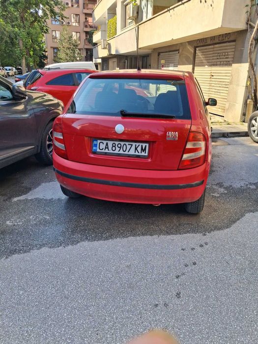 Продавам Шкода Фабиа 2007г, дизел, на 210хил км, 1.6 поддържана имам я повече от 10години 2100 евро