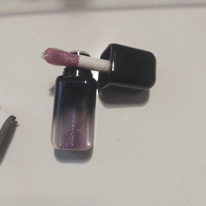 Продам блеск для губ 3шт