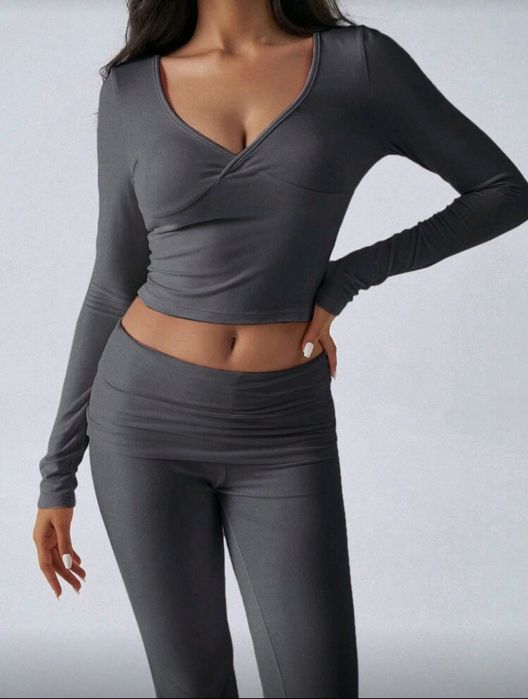 Нов дамски комплект от две части – Кроп топ и панталон чарлстон