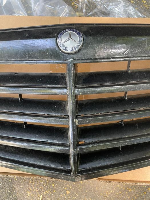 Grilă frontală W212