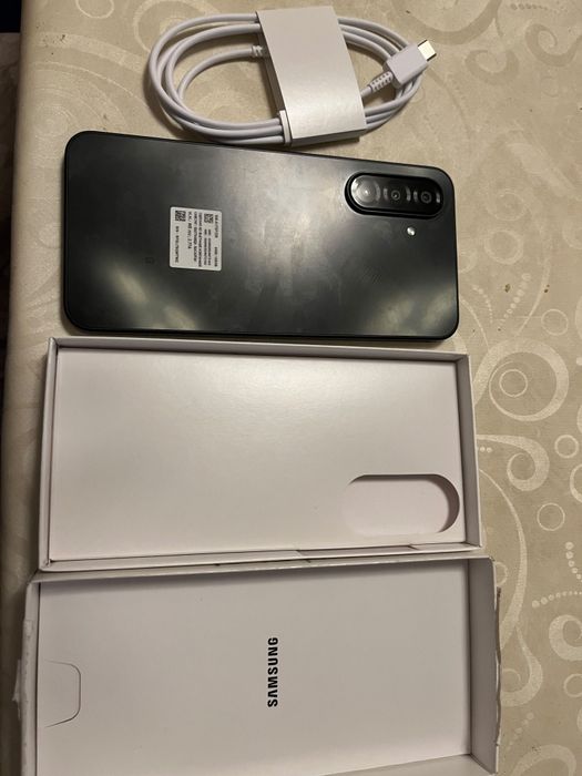 Samsung A17  новая