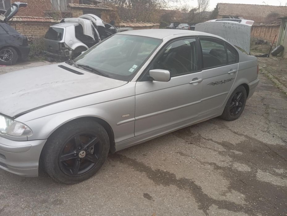 Продавам BMW E46 2.0 136 На Части