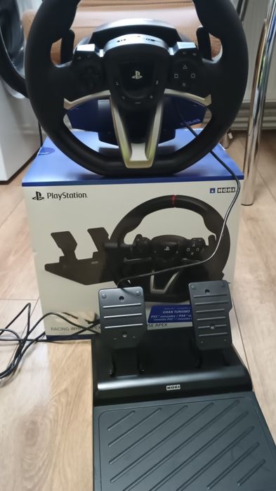 Vând urgent volan gaming