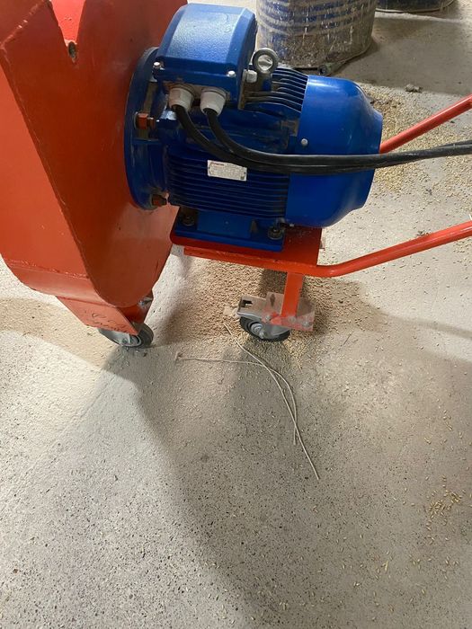 Срочно Продам дробилку