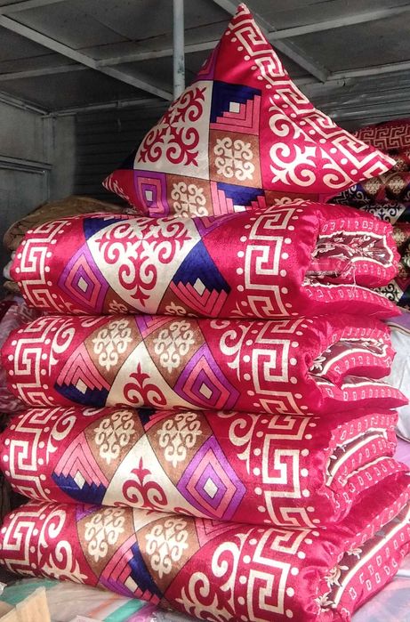 Көрпеше көрпе жастық.