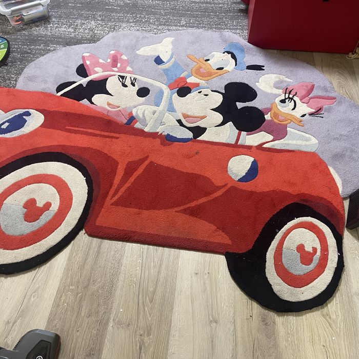 Килим за детска стая с мики маус