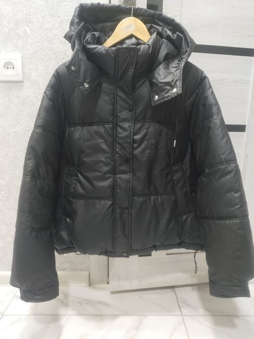 Куртка укороченная модель.