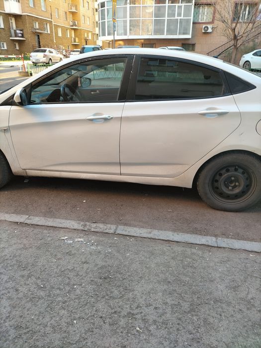 Срочно продам авто ..хюндай акцент..