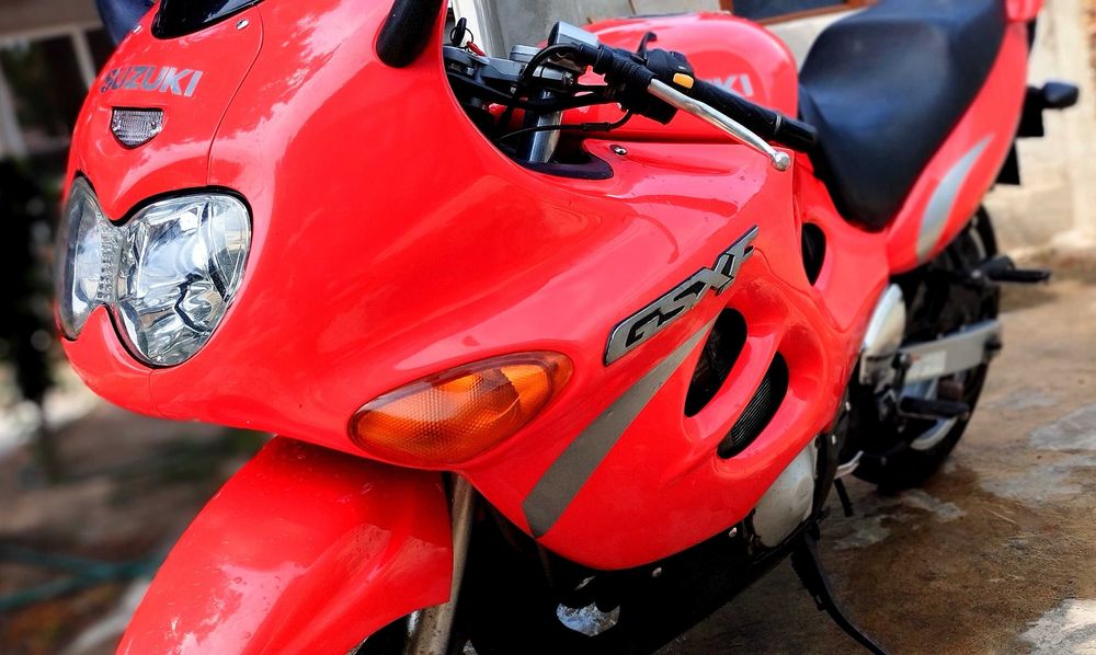 motocicleta suzuki gsx600f