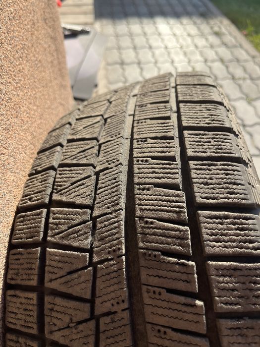 Зимние шины Bridgestone Blizzak Revo