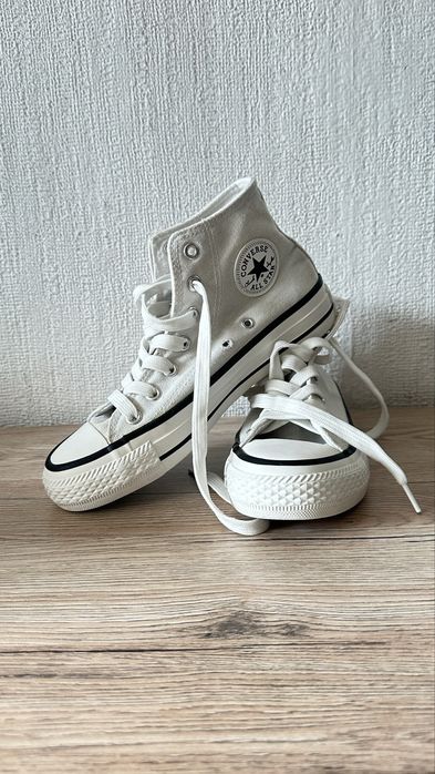 Продам обувь для девочки