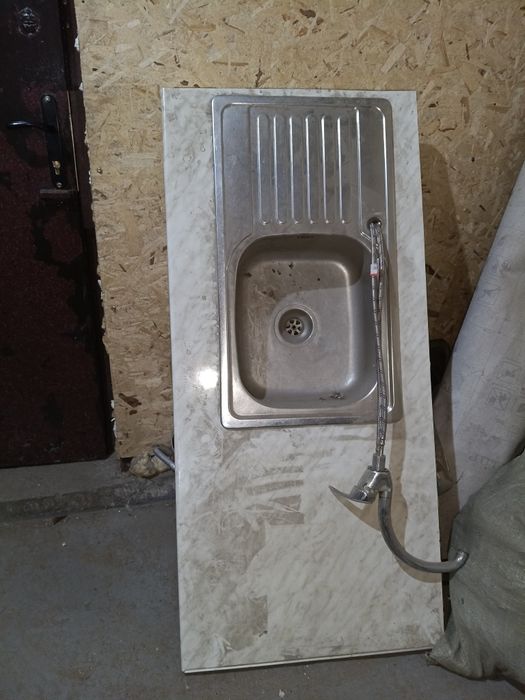 Рукомойник со смесителем.