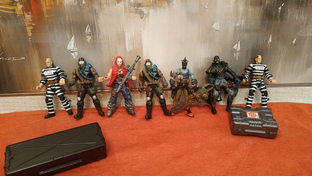 Игрушки из серии "плохие парни"