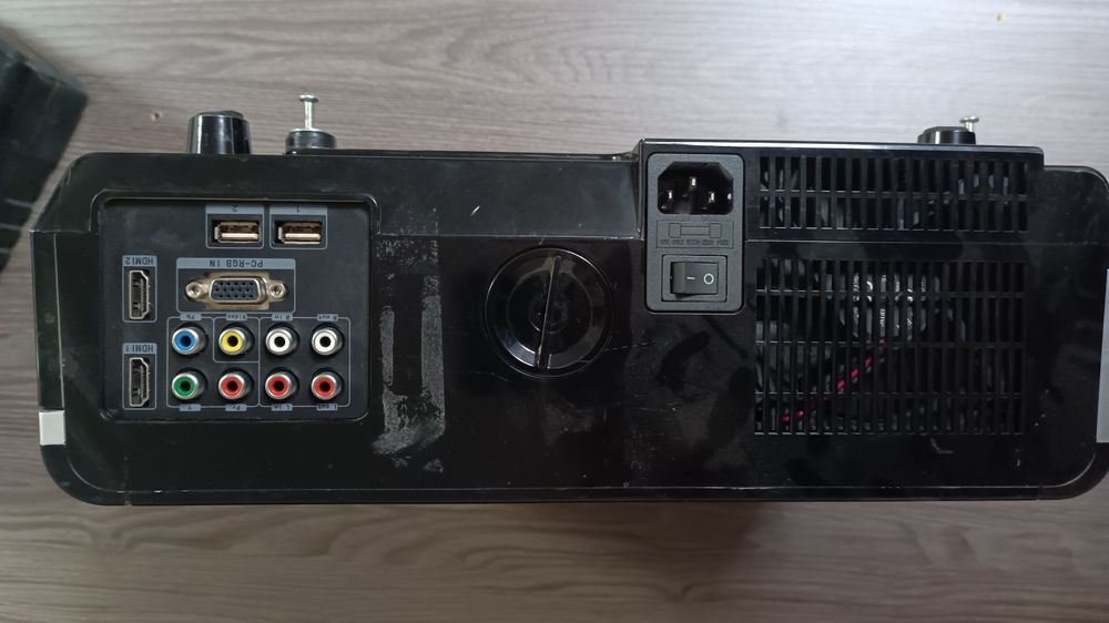 Проектор. Б/у. Работает