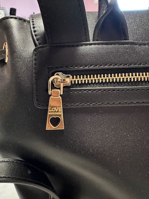 Оригинална раница Love Moschino.