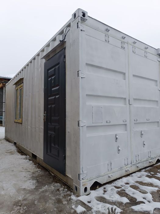 Domik qilingan konteyner.