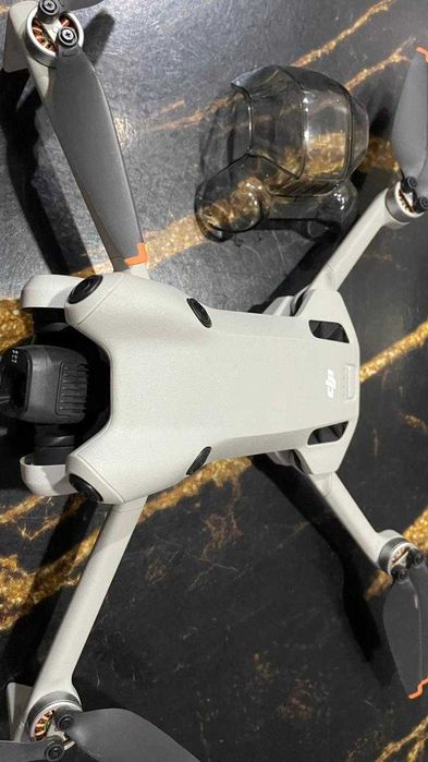 Квадрокоптер DJI Mini 4 Pro Fly More Combo (RC 2)