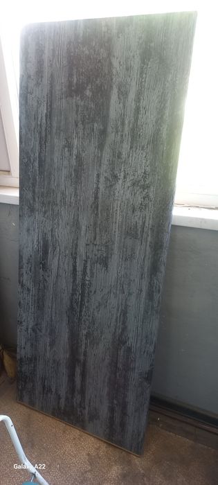 Сталещшница темно серого цвета