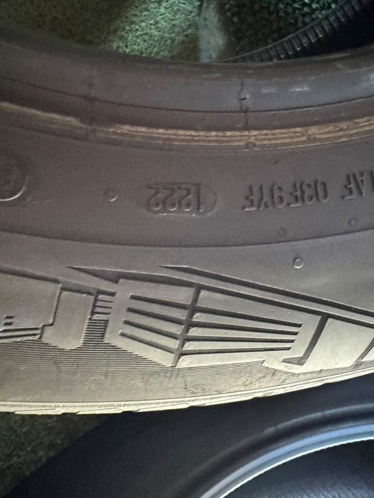 255 60 18 Continental