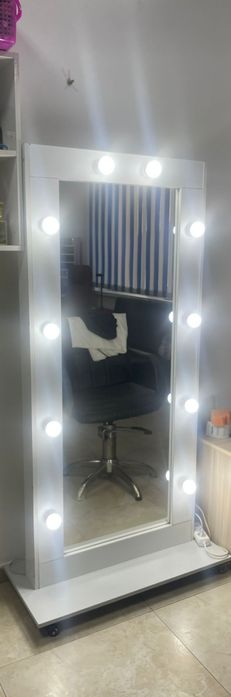 Зеркало для салона