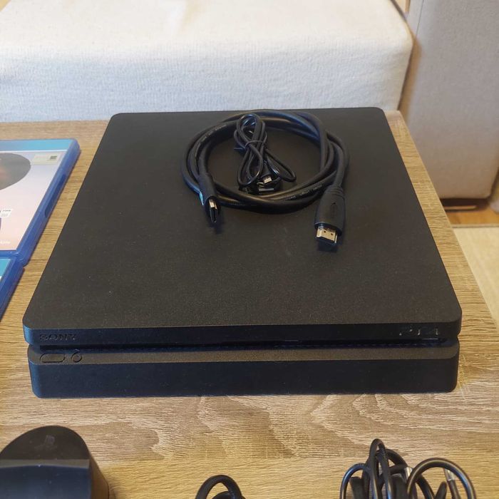 Playstation 4 Slim 1TB