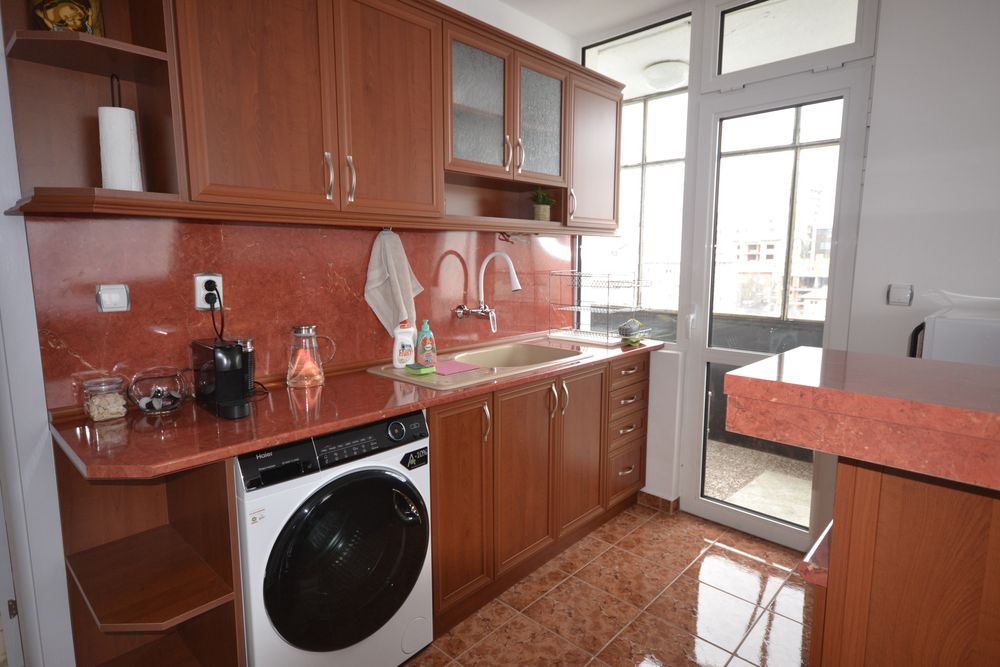 Тристаен апартамент в предпочитан квартал